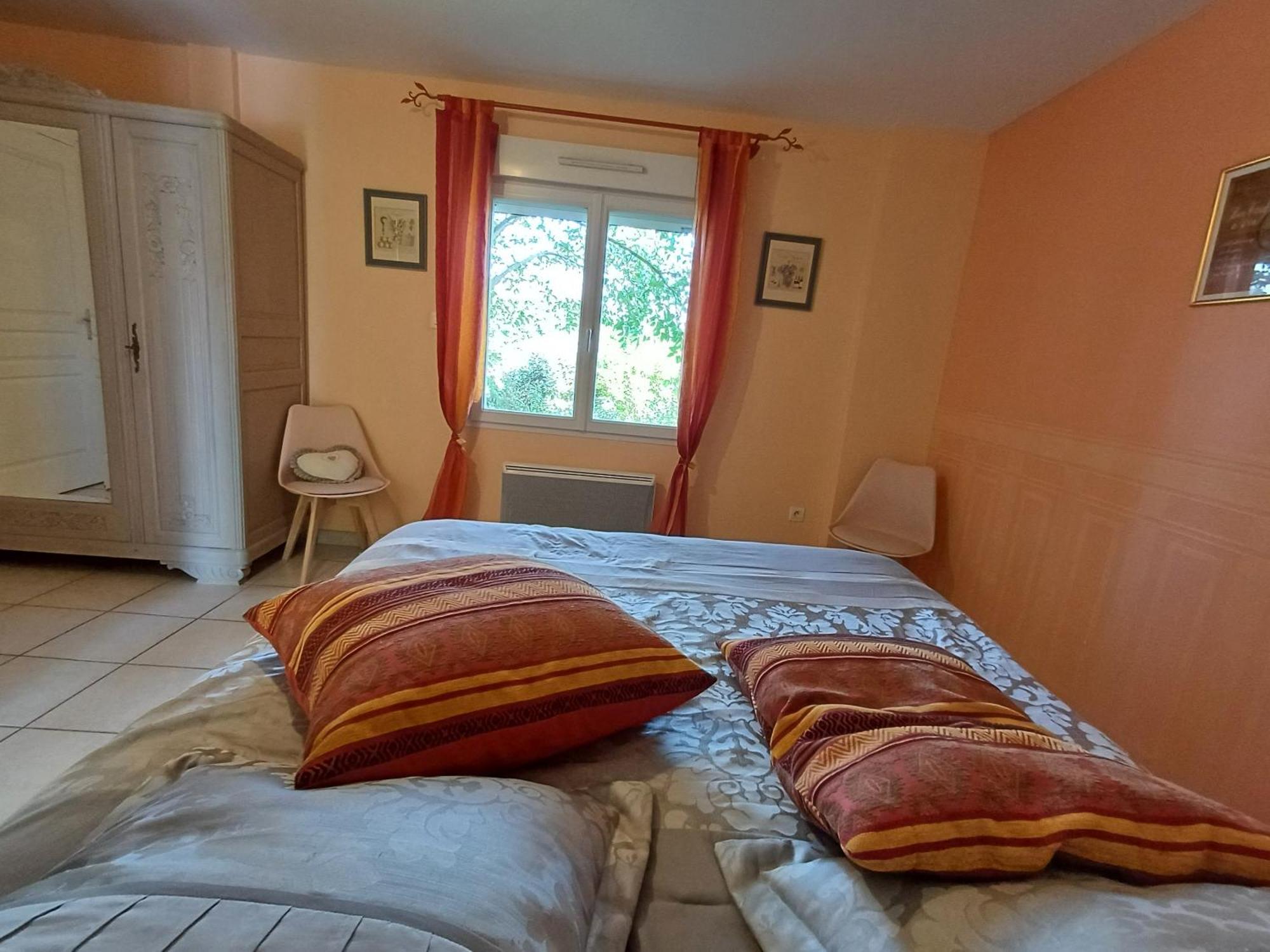 Le Logis Du Livier Hotel Saint-Georges-sur-Layon Szoba fotó