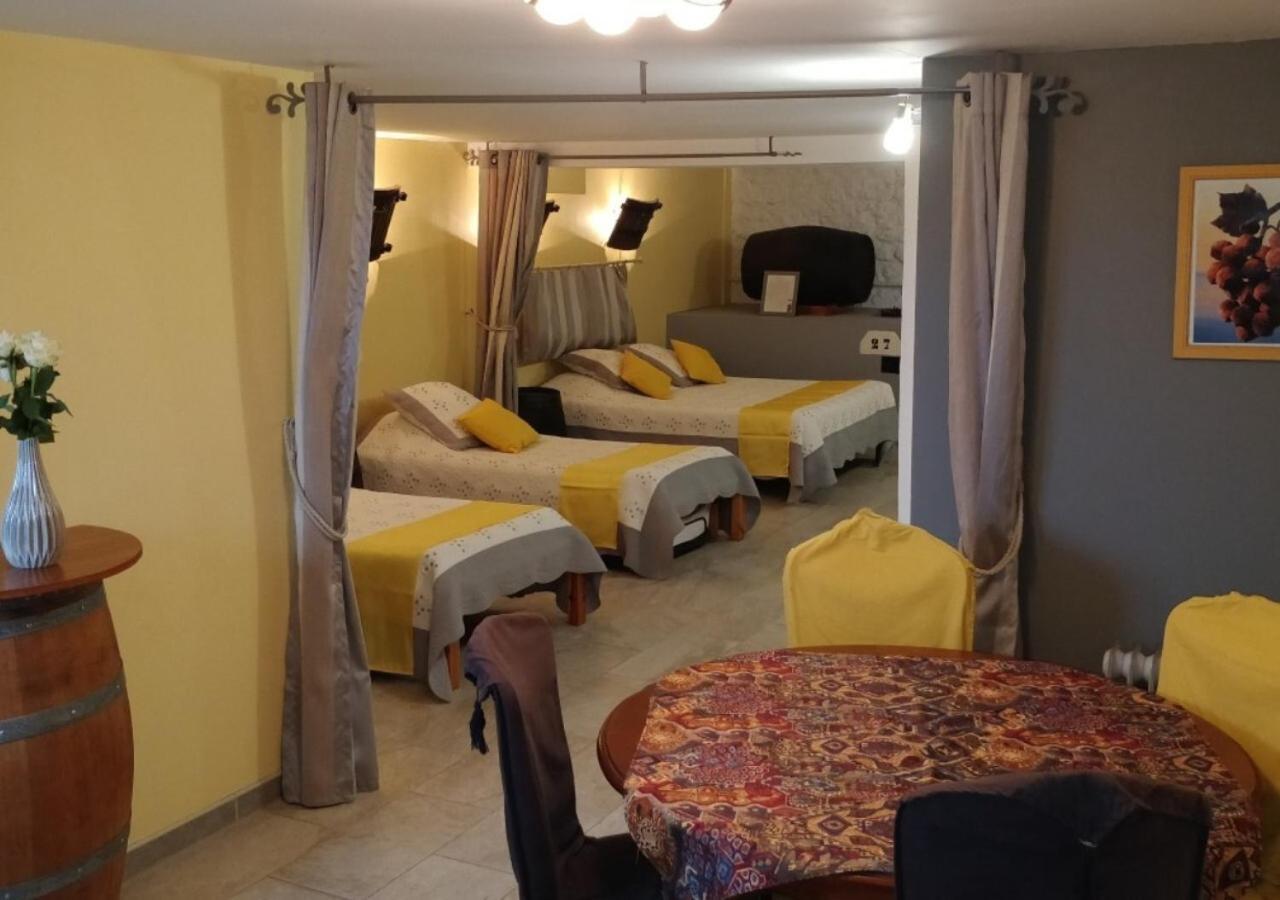 Le Logis Du Livier Hotel Saint-Georges-sur-Layon Szoba fotó
